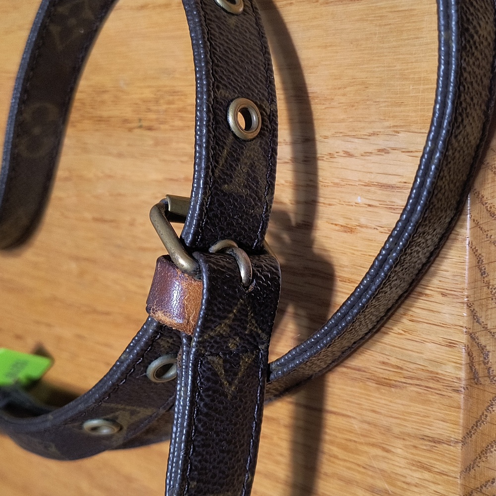 Monogram Brown Shoulder Strap - Picture 2 of 5